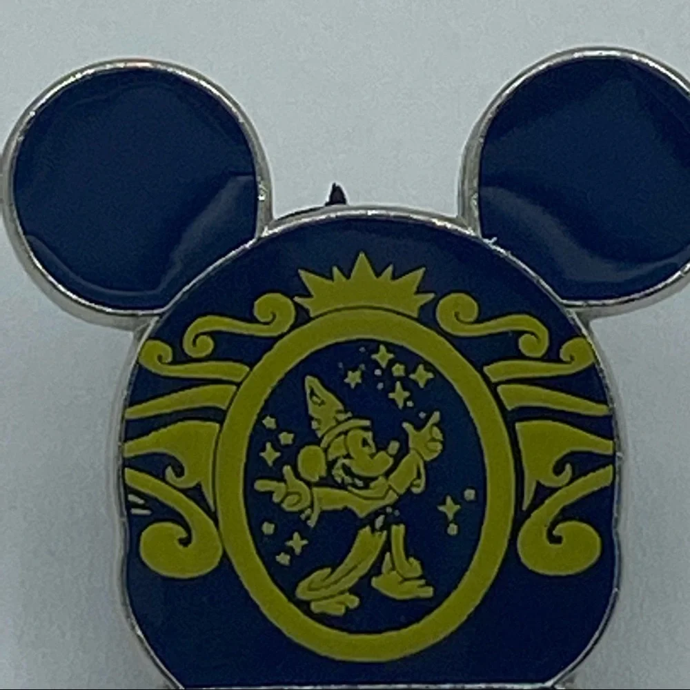 Disney 2012 Mickey Mouse Disney Cruise Line Official Trading Pin - Picture 2 of 5